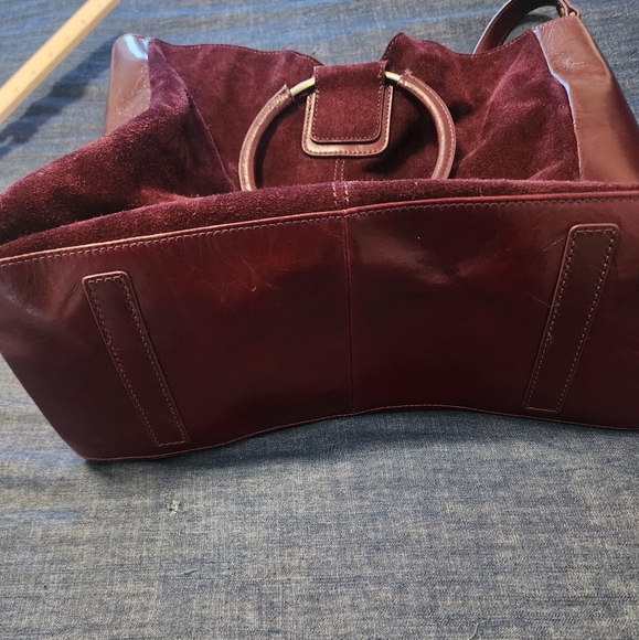 HOBO Sheila Large Crossbody - Picture 11 of 11